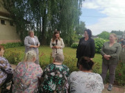 Встречу с жителями ул.Молодёжная и ул.Романовская агрогородка Пальминка провели председатель райсовета Светлана Зуева, председатель Пальминского сельисполкома Наталья Береснева и заместитель председателя Пальминского сельского Совета депутатов Валентина Дородейко.