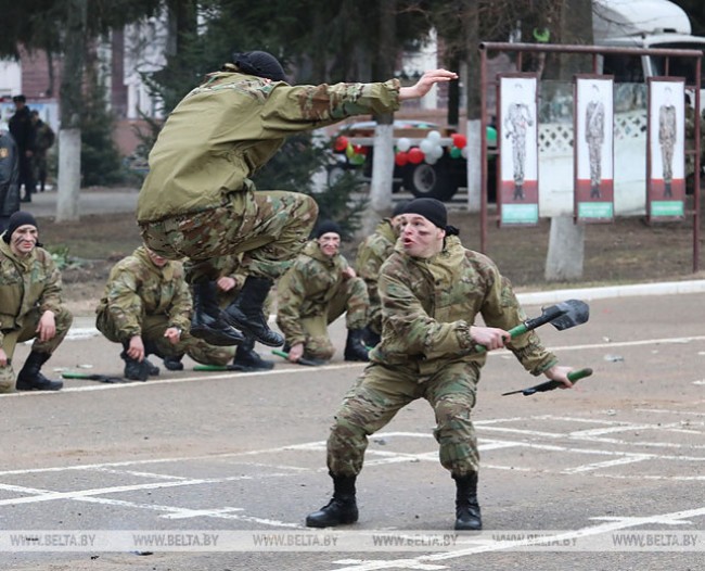У Віцебску прайшлі мерапрыемствы, прысвечаныя Дню ўнутраных войскаў

