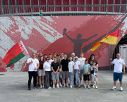 Адкрыты нацыянальны футбольны стадыён. Гарадокчане не змаглі прапусціць гэтую гістарычную падзею