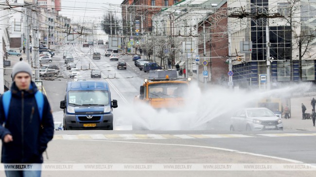 Дэзынфекцыя вуліц праводзіцца ў Віцебску
