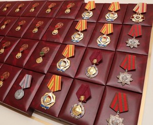 "Ваш поспех - прыклад сапраўднага патрыятызму" - Лукашэнка ўручыў дзяржузнагароды работнікам розных сфер
